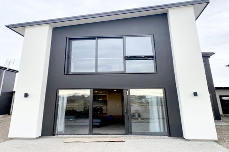 Photo of property in 11 Grey Way, Russley, Christchurch, 8042