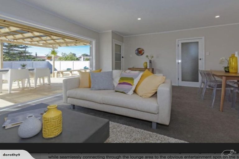 Photo of property in 19 Mackenzie Street, Te Atatu South, Auckland, 0610