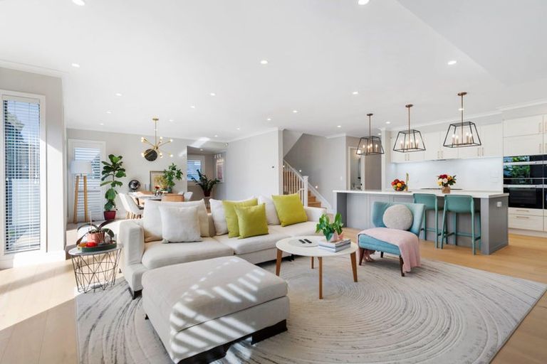 Photo of property in 6 Bevyn Street, Castor Bay, Auckland, 0620