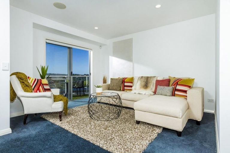 Photo of property in 13 Kittiwake Drive, Schnapper Rock, Auckland, 0632