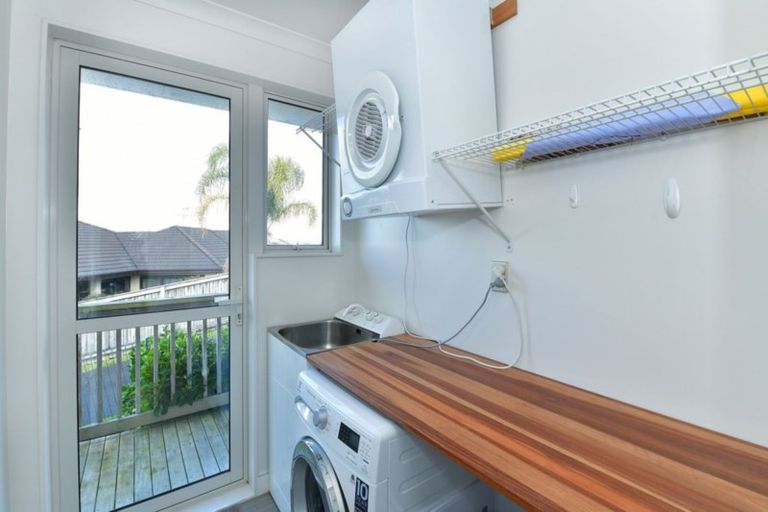 Photo of property in 56 Grovenor Drive, Orewa, 0931