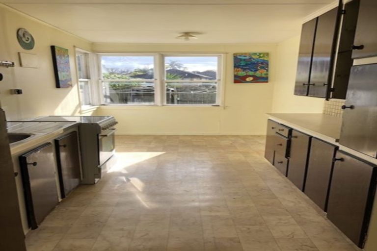 Photo of property in 23 Hill Crescent, New Lynn, Auckland, 0600