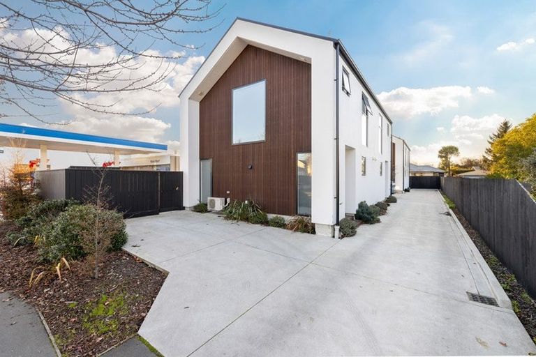 Photo of property in 4/102 Creyke Road, Ilam, Christchurch, 8041