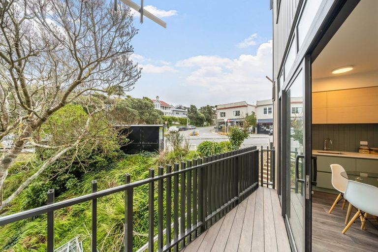 Photo of property in 52u2 Northland Road, Northland, Wellington, 6012