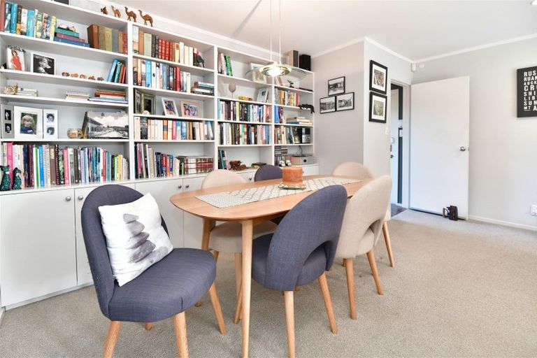 Photo of property in 2/3 Marie Avenue, Red Beach, 0932