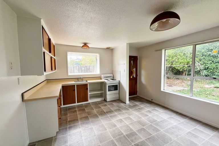 Photo of property in 2/51 Woodbury Street, Russley, Christchurch, 8042