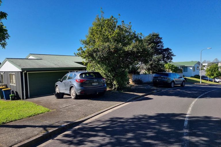 Photo of property in 14 Longview Rise, Massey, Auckland, 0614