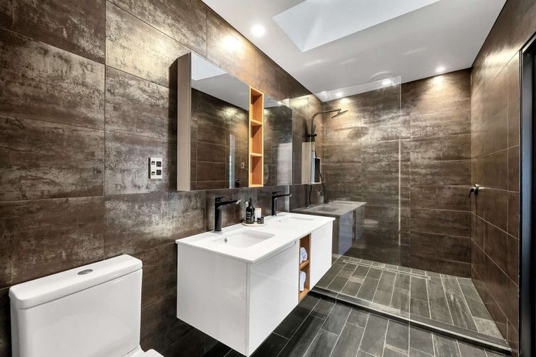 Photo of property in 6 Dunkeld Lane, Redcliffs, Christchurch, 8081