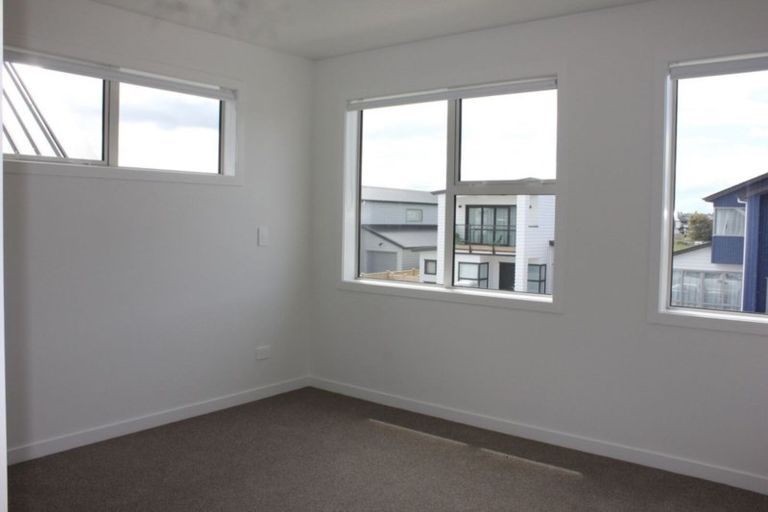 Photo of property in 16 Myland Drive, Hobsonville, Auckland, 0616