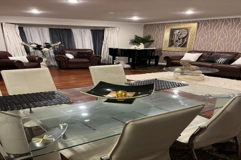 Photo of property in 106 Meadowland Drive, Somerville, Auckland, 2014