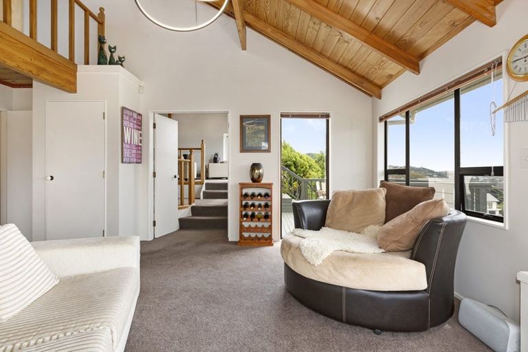 Photo of property in 45 The Crowsnest, Whitby, Porirua, 5024