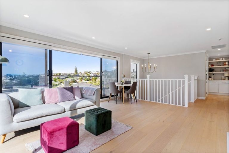 Photo of property in 6 Bevyn Street, Castor Bay, Auckland, 0620