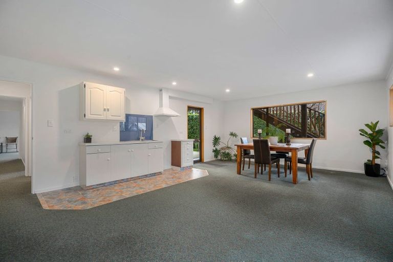 Photo of property in 8 Larch Place, Wanaka, 9305