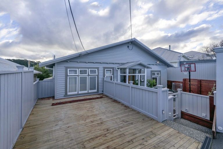 Photo of property in 56 Overtoun Terrace, Hataitai, Wellington, 6021