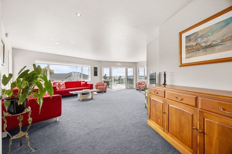 Photo of property in 40 Westpark Drive, West Harbour, Auckland, 0618