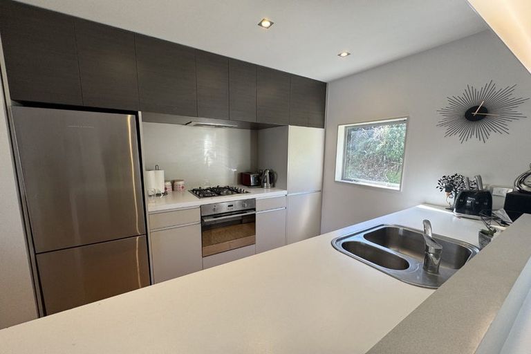 Photo of property in 9 Saddleback Grove, Karori, Wellington, 6012