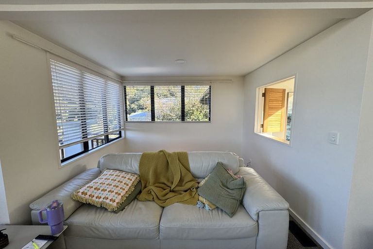 Photo of property in 9a Wadestown Road, Wadestown, Wellington, 6012