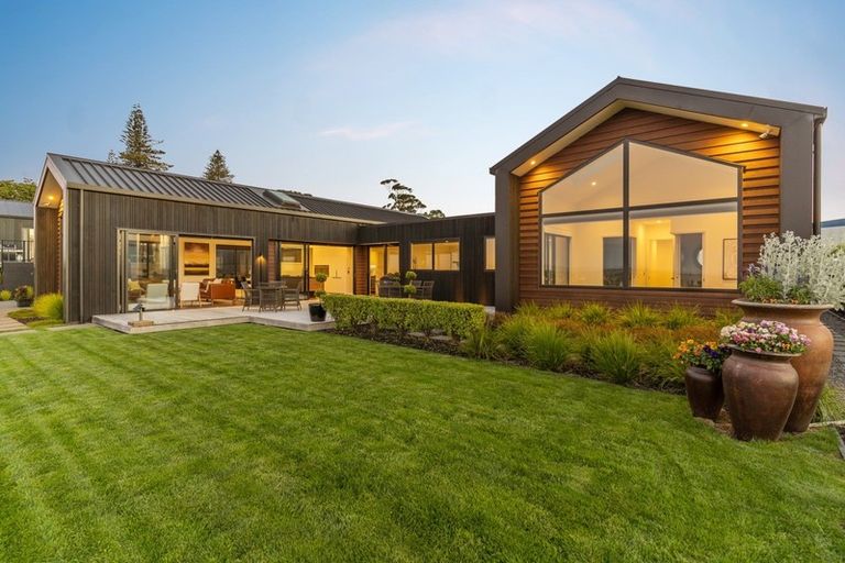 Photo of property in 300 Kitchener Road, Pukekohe, 2120