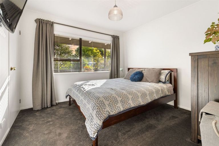 Photo of property in 19 Alma Street, Te Atatu South, Auckland, 0610