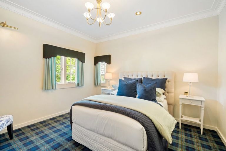 Photo of property in 7 Marine Terrace, Bayswater, Auckland, 0622