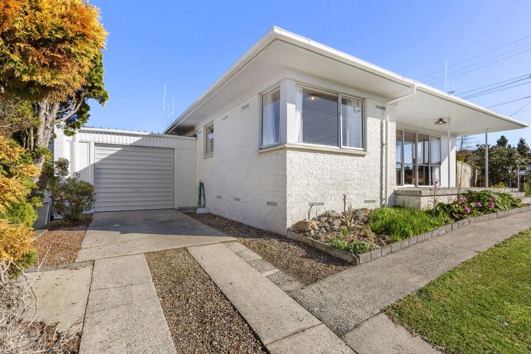 Photo of property in 25 Maple Avenue, Dinsdale, Hamilton, 3200