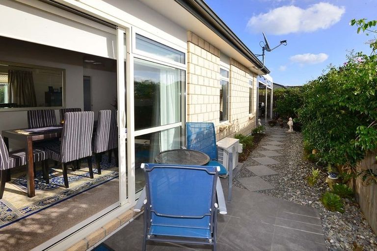 Photo of property in 44 Hatton Road, Orewa, 0931