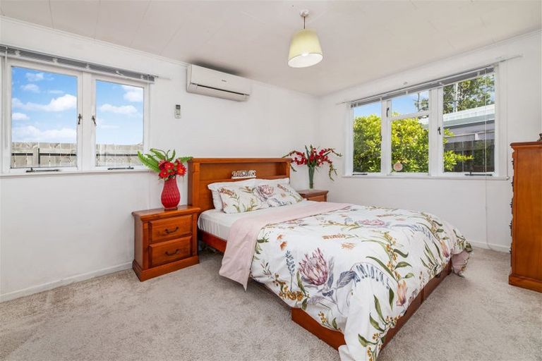 Photo of property in 176 Henderson Valley Road, Henderson, Auckland, 0612