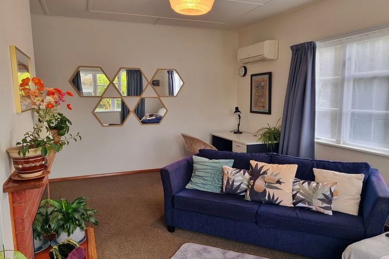 Photo of property in 3 Brown Grove, Fairfield, Lower Hutt, 5011