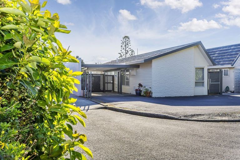 Photo of property in 5a Oak Avenue, Paremata, Porirua, 5024