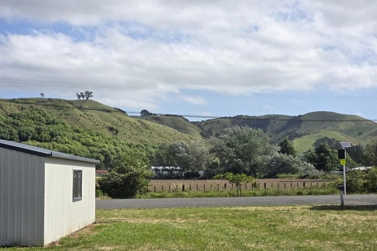 Photo of property in 58 Main Road, Te Karaka, 4022