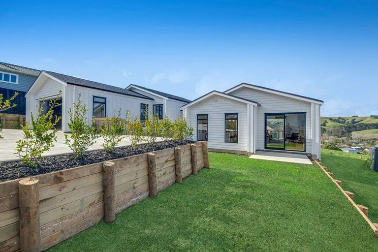 Photo of property in 4d Forlong Rise, Helensville, 0800