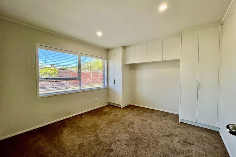 Photo of property in 1/101 Mcleod Road, Te Atatu South, Auckland, 0610