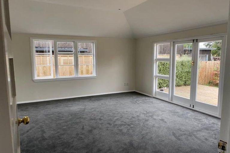 Photo of property in 8 Newall Avenue, Bryndwr, Christchurch, 8052
