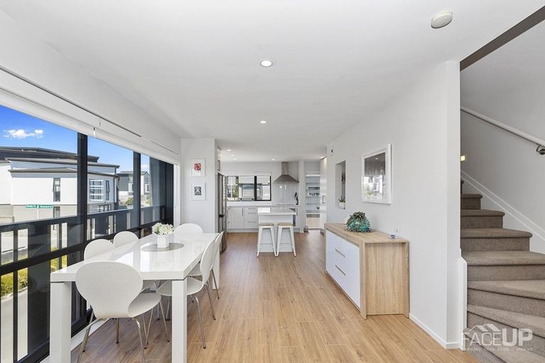 Photo of property in 32 Memorial Park Lane, Hobsonville, Auckland, 0618