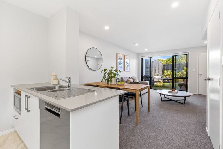 Photo of property in 8/3 Fairdale Place, Birkdale, Auckland, 0626