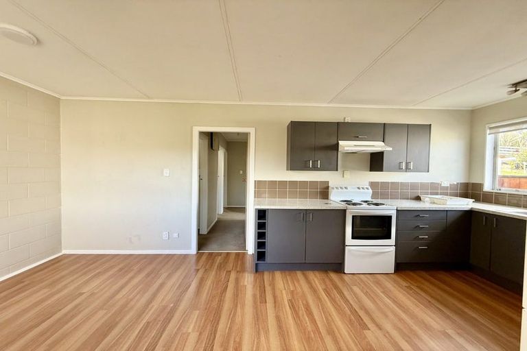 Photo of property in 17a Castle Crescent, Stokes Valley, Lower Hutt, 5019