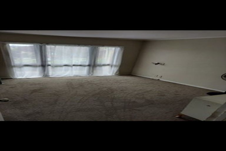 Photo of property in 15 Van Dyke Place, West Harbour, Auckland, 0618