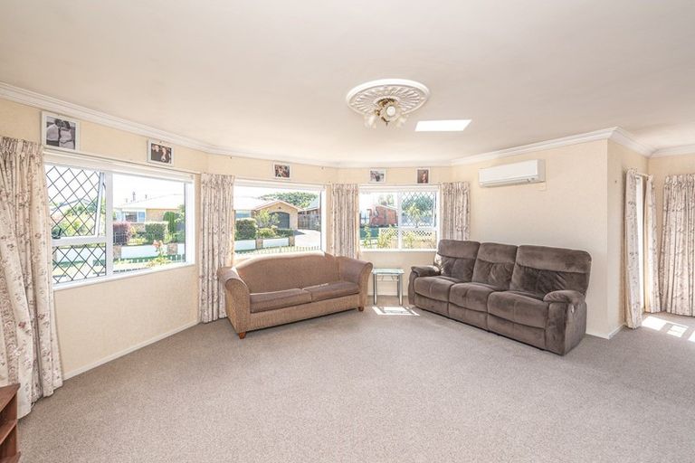 Photo of property in 6 Waharua Place, Tawhero, Whanganui, 4501