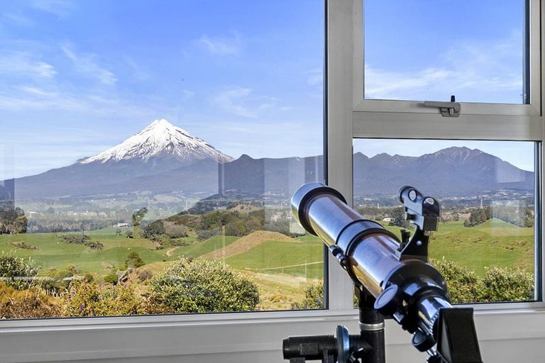 Photo of property in 62 Atkinson Road, Hurworth, New Plymouth, 4371