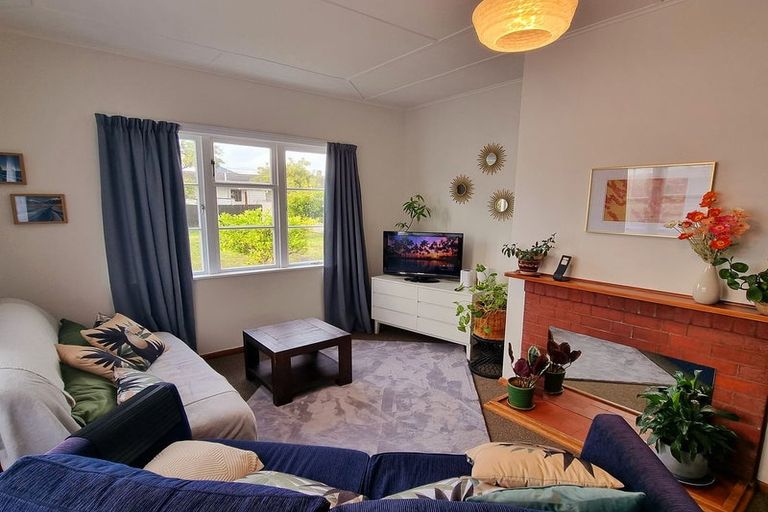 Photo of property in 3 Brown Grove, Fairfield, Lower Hutt, 5011