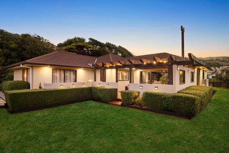 Photo of property in 91 Westchester Drive, Churton Park, Wellington, 6037