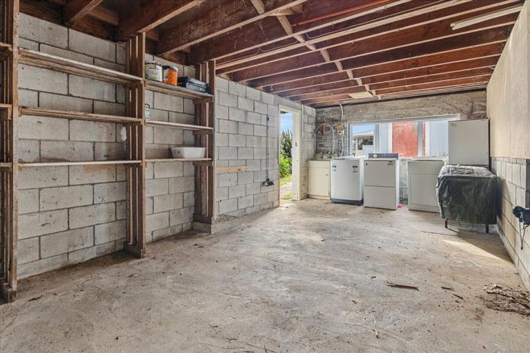 Photo of property in 12 Takarei Terrace, Mokau, 4376