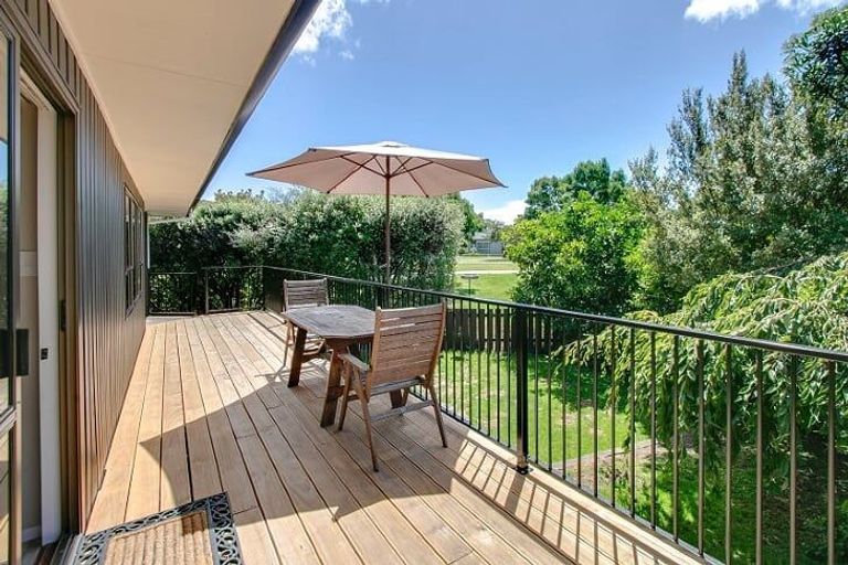 Photo of property in 112a Avondale Road, Taradale, Napier, 4112