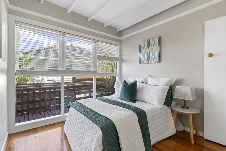 Photo of property in 11 Golf Road, New Lynn, Auckland, 0600