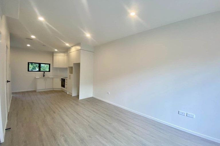 Photo of property in 8/52 Rua Road, Glen Eden, Auckland, 0602