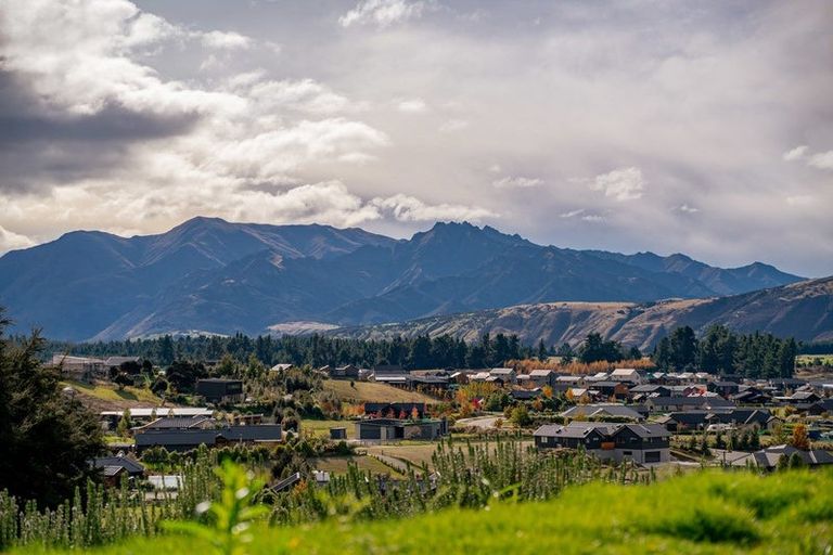 Photo of property in 18 Hidden Hills Drive, Wanaka, 9305