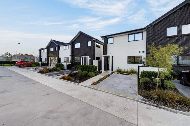 Photo of property in 4/8 Matata Place, Dallington, Christchurch, 8061