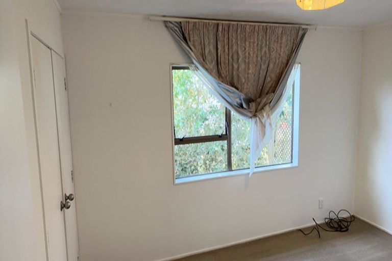 Photo of property in 12 Glenvale Place, Totara Vale, Auckland, 0629