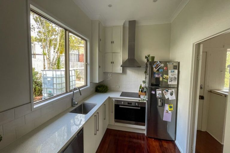Photo of property in 87d Kaurilands Road, Titirangi, Auckland, 0604