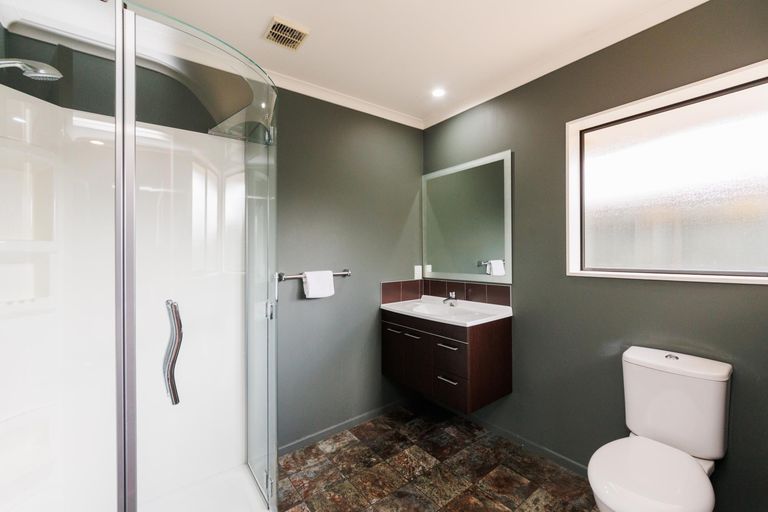 Photo of property in 2 Masefield Terrace, Kelvin Grove, Palmerston North, 4414